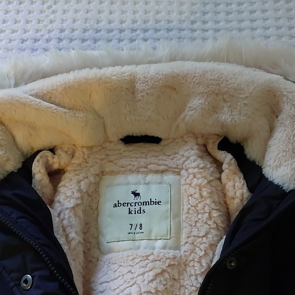 Abercrombie & Fitch Black Puffer Jacket for Kids - Picture 2 of 3